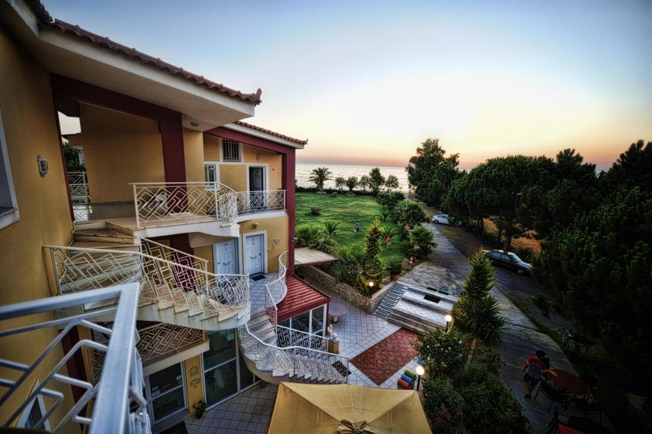 Irida Beach Resort Suites คิปปาริสเซีย ภายนอก รูปภาพ
