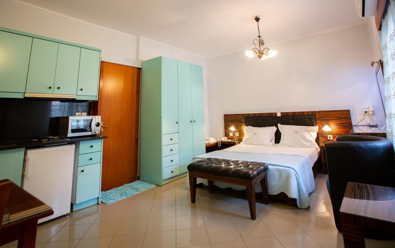Irida Beach Resort Suites คิปปาริสเซีย ภายนอก รูปภาพ