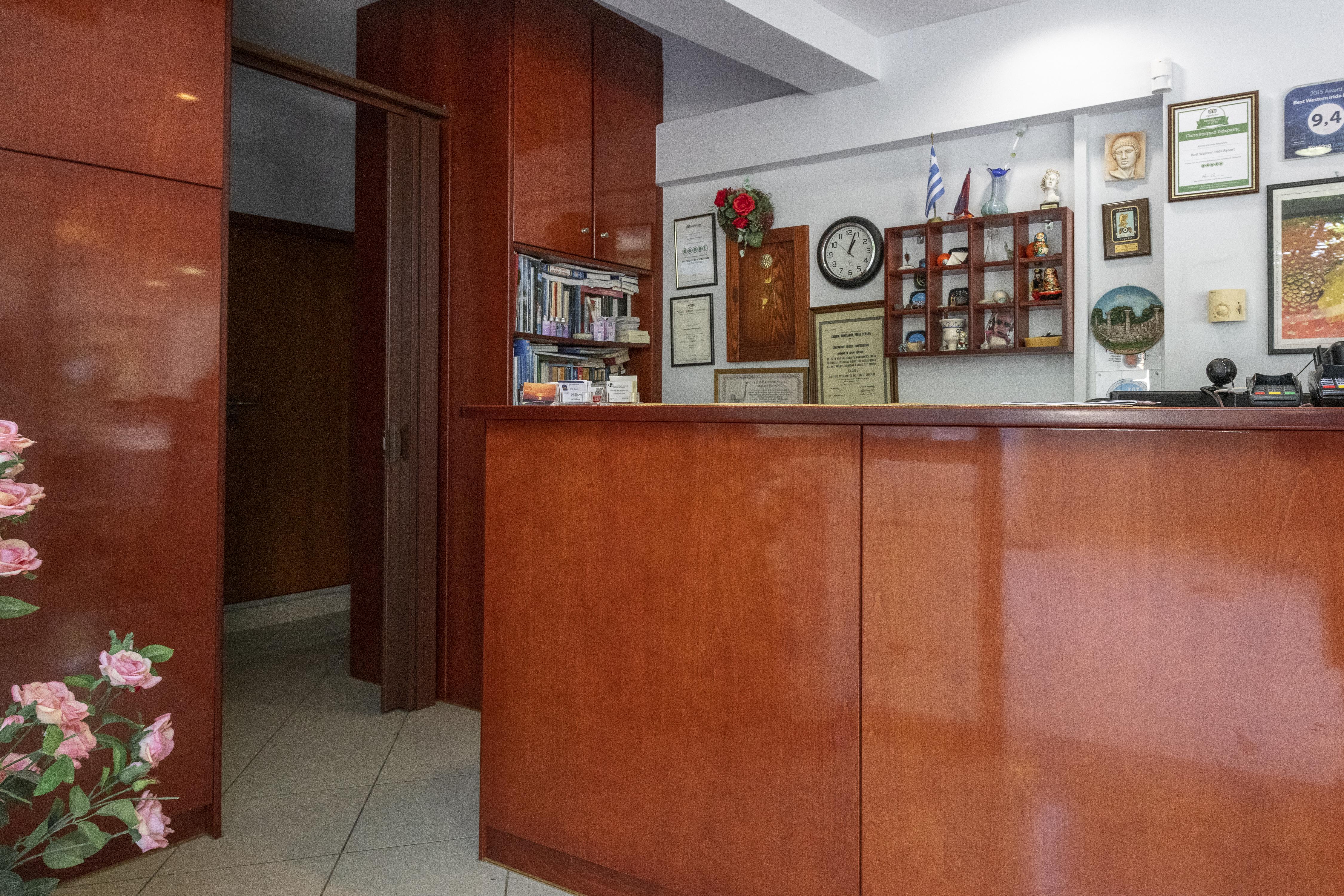 Irida Beach Resort Suites คิปปาริสเซีย ภายนอก รูปภาพ