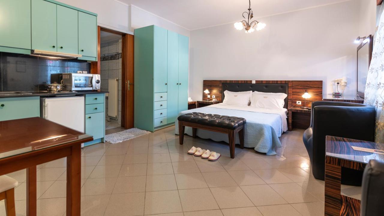 Irida Beach Resort Suites คิปปาริสเซีย ภายนอก รูปภาพ