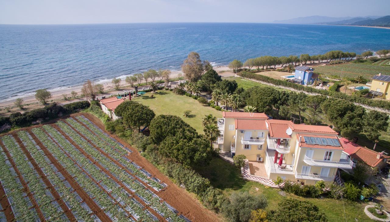Irida Beach Resort Suites คิปปาริสเซีย ภายนอก รูปภาพ