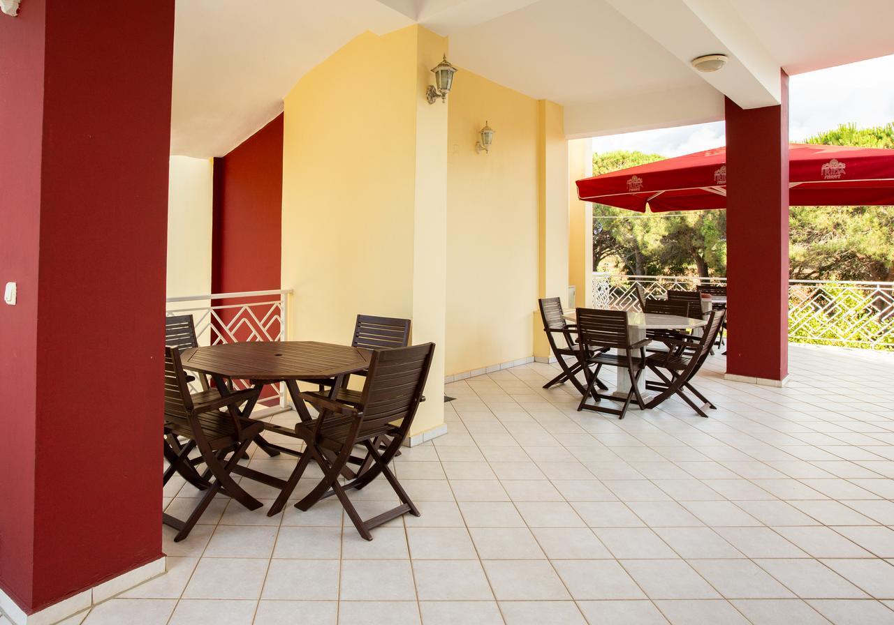 Irida Beach Resort Suites คิปปาริสเซีย ภายนอก รูปภาพ
